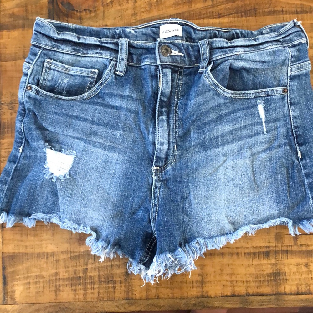 Cutoff jean shorts